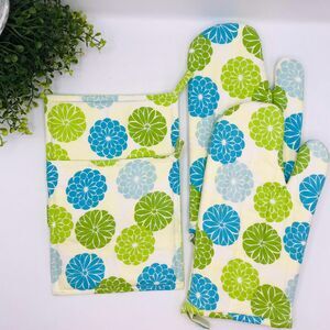 2 Oven Mitts and 2 Potholders, Teal Dahlias, 4 Piece Baking Gift Set